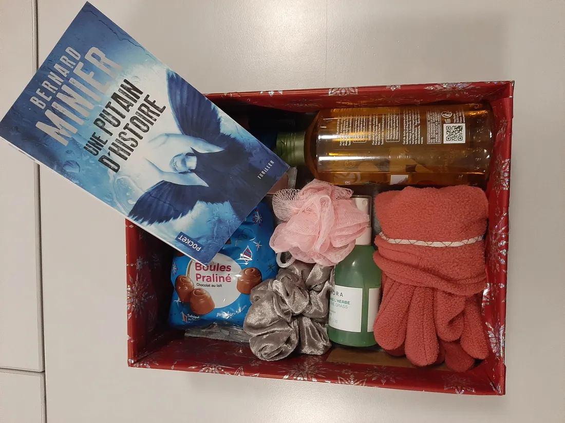 Boites Noel Femmes Relais 08 